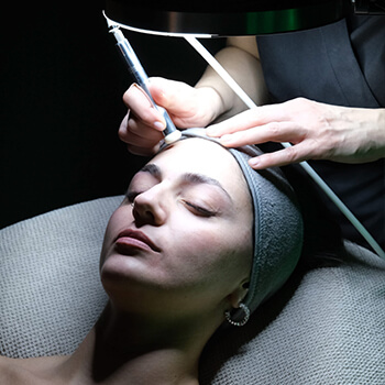 Δερμοαπόξεση - Καθαρισμός Προσώπου με Διαμάντι